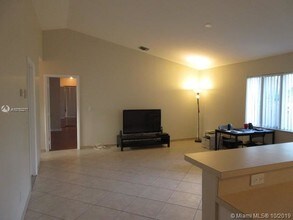 1730 Wiley St-Unit -0 in Hollywood, FL - Building Photo - Building Photo