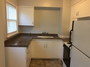 2406 Southeast 52nd Avenue in Portland, OR - Building Photo - Building Photo