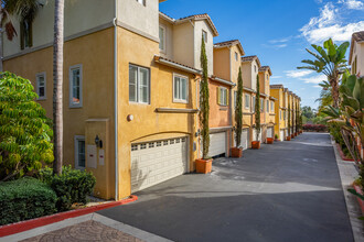 Villagio in San Diego, CA - Building Photo - Building Photo