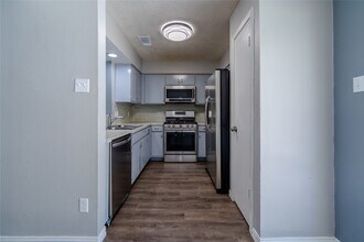 2027 Alabama St in Pasadena, TX - Foto de edificio - Building Photo