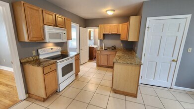 117 Kensington Ave in New Britain, CT - Building Photo - Building Photo