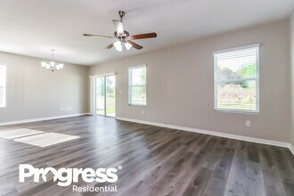 36618 Goffaux Loop in Zephyrhills, FL - Foto de edificio - Building Photo