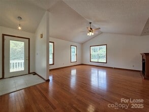 4641 Hickory Grove Rd in Sharon, SC - Building Photo - Building Photo