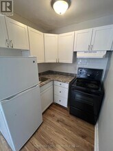 3-33 Elm Grove Ave in Toronto, ON - Building Photo - Building Photo