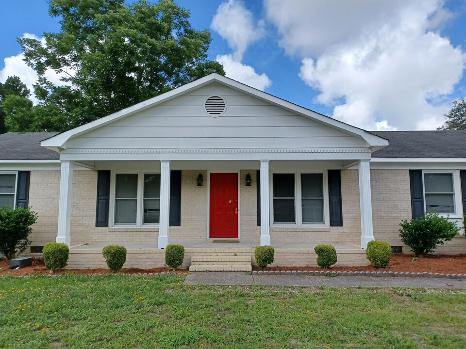 2083 Birchcreft Dr in Fayetteville, NC - Building Photo