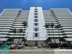 2200 NE 33rd Ave in Fort Lauderdale, FL - Building Photo