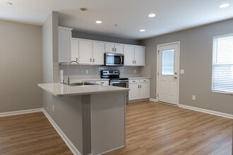 644 Pemberton Dr in Lebanon, TN - Building Photo - Building Photo