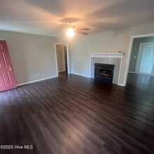 1303 Cedar Ln in Greenville, NC - Building Photo - Building Photo