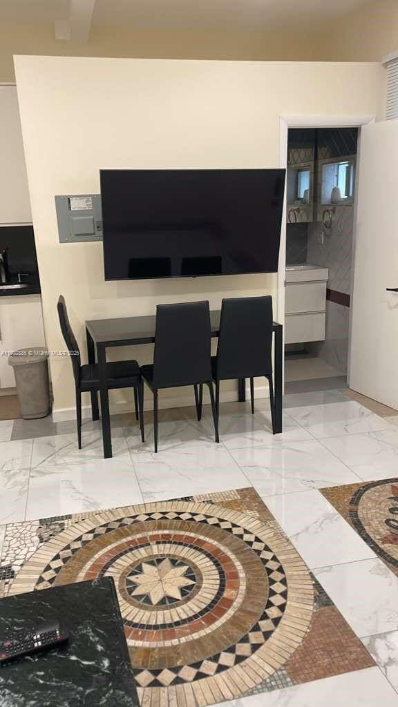 property at 1150 Normandy Dr