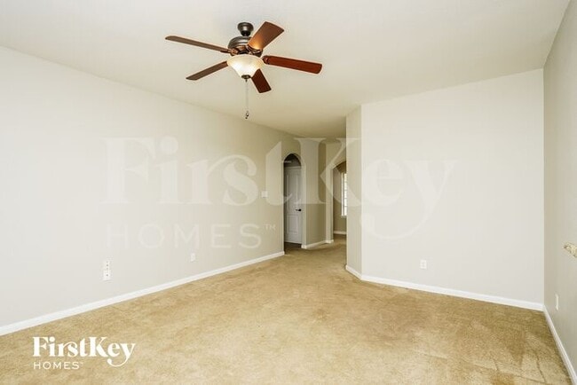 300 Springtree St in Denton, TX - Building Photo - Building Photo