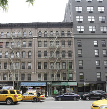 325-327 Third Ave in New York, NY - Foto de edificio - Building Photo