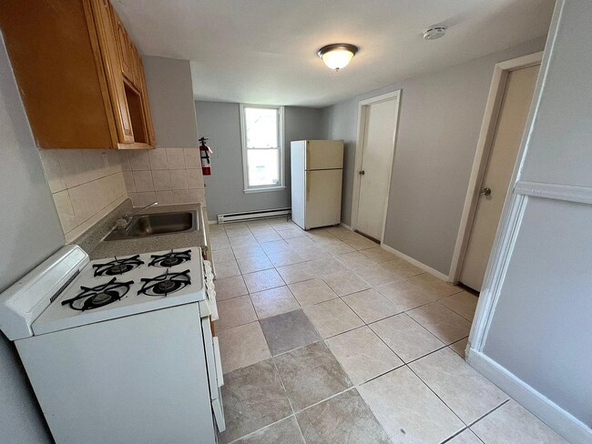 142 Inslee Pl, Unit 2