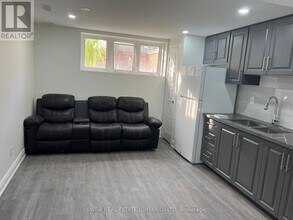 772 Magnolia Tsse. in Milton, ON - Building Photo - Building Photo