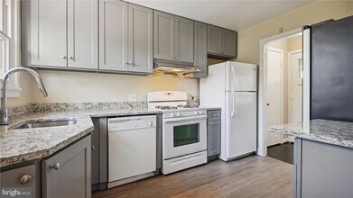 1123 Parrish Dr in Rockville, MD - Building Photo - Building Photo