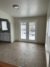 3253 W Hills Rd in Philomath, OR - Building Photo - Building Photo