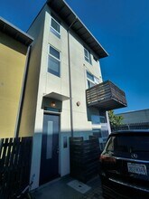27 Moss Ln in Oakland, CA - Building Photo - Building Photo