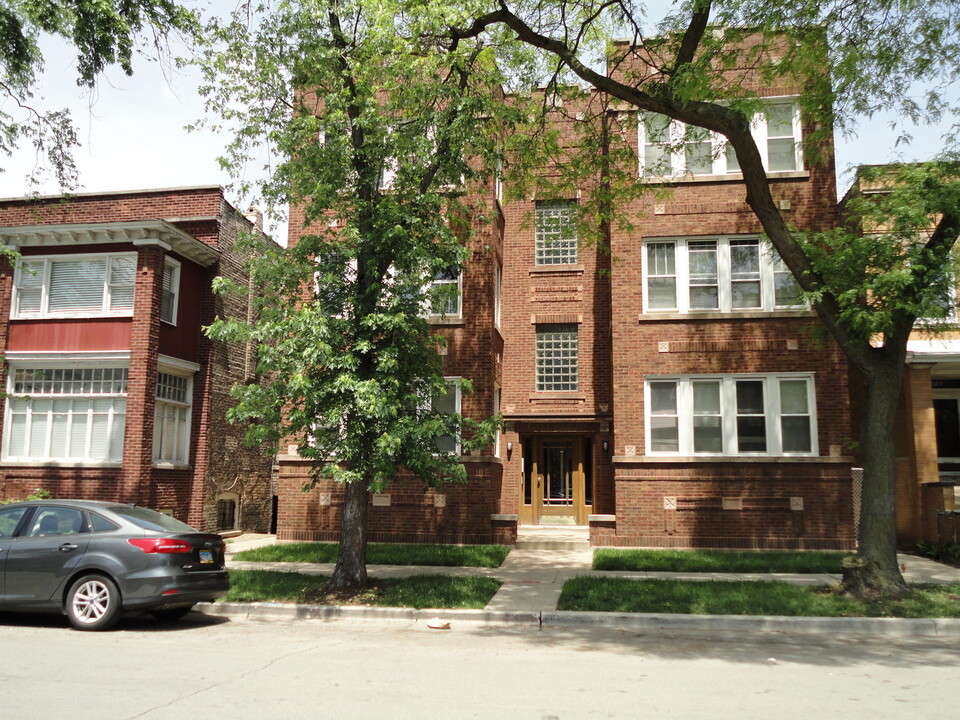 1510 E 73rd St in Chicago, IL - Building Photo