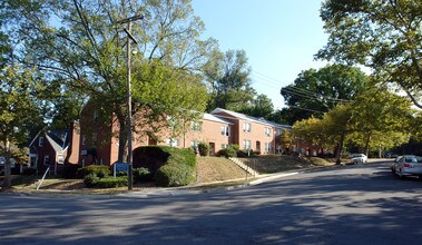 Ashtons in Arlington, VA - Building Photo - Building Photo