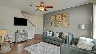 Pavilions on Central Apartments in Phoenix, AZ - Foto de edificio - Building Photo