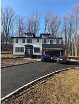 400 Phillips Hill Rd in New City, NY - Building Photo