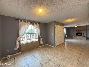 2535 E Maryland Dr in Tempe, AZ - Foto de edificio - Building Photo