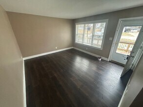 205 Lesane Ct in Louisville, KY - Building Photo - Building Photo