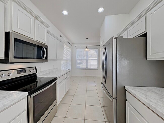 4935 Poolside Dr in St. Cloud, FL - Building Photo - Building Photo