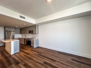 2700 SW 29th Ave, Unit S2 in Miami, FL - Building Photo - Building Photo