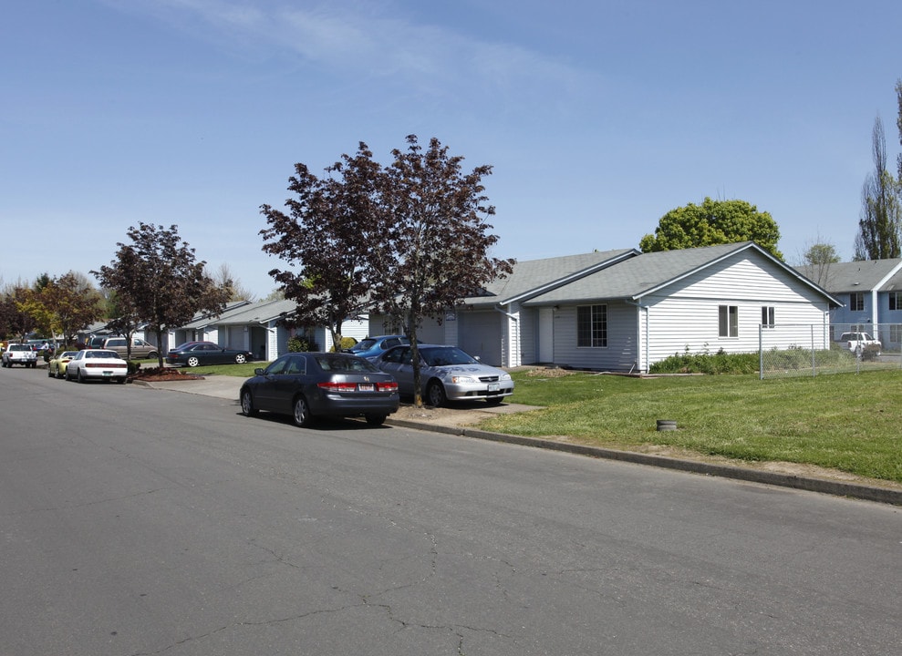 3394-3412 30th Ave NE in Salem, OR - Foto de edificio