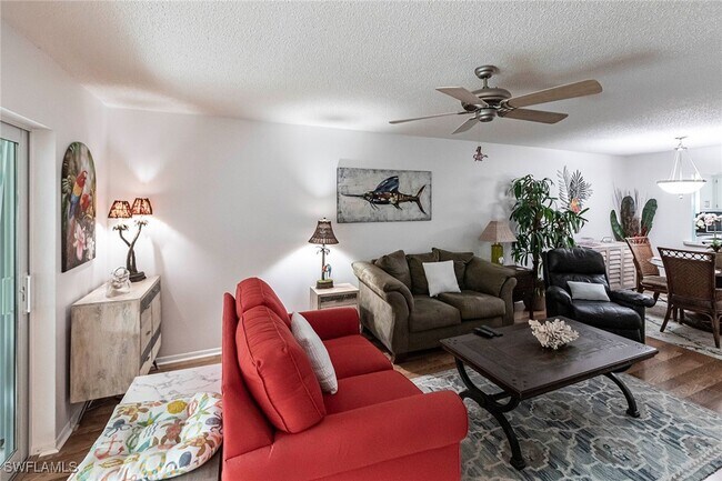 5419 Rattlesnake Hammock Rd in Naples, FL - Foto de edificio - Building Photo