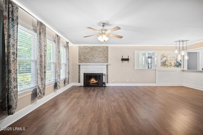 2410 Pine Ct N in Beaufort, SC - Foto de edificio - Building Photo