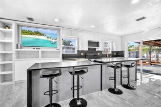 7151 Taft St in Hollywood, FL - Building Photo - Building Photo