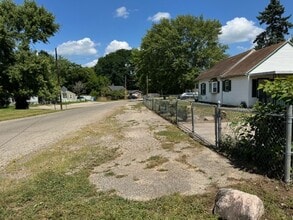 529 Blue Bell Rd in Dayton, OH - Building Photo - Building Photo