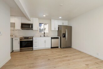 11509 8th Ave NE in Seattle, WA - Building Photo - Building Photo