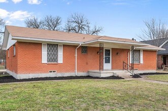 309 E Ross St in Waxahachie, TX - Building Photo - Building Photo