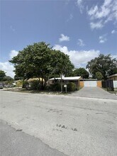 10500 NW 28th Ct in Miami, FL - Building Photo - Building Photo