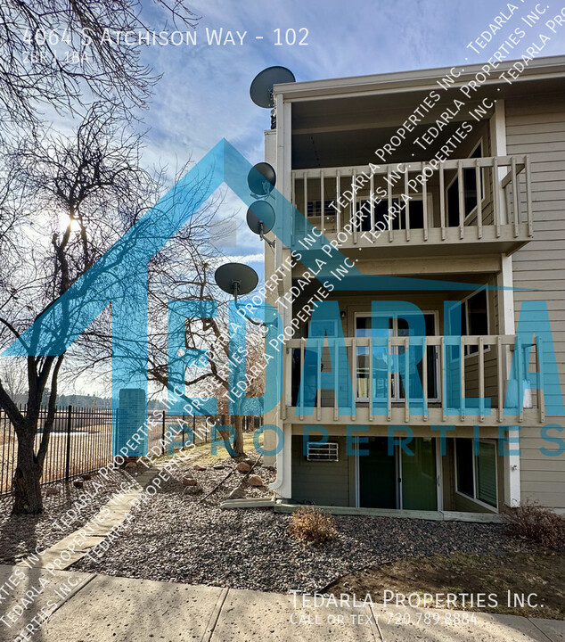 4064 S Atchison Way in Aurora, CO - Building Photo