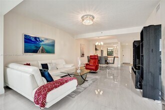 925 Oak Harbour Dr in Juno Beach, FL - Building Photo - Building Photo