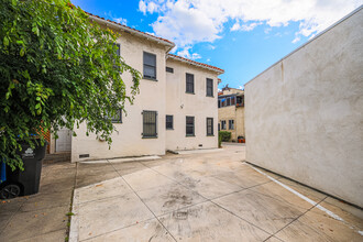 6261 W Olympic Blvd in Los Angeles, CA - Building Photo - Building Photo