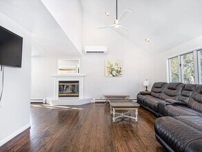 262 Wood Hill Rd in Narragansett, RI - Building Photo - Building Photo