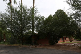 3931-3933 E Timrod St in Tucson, AZ - Foto de edificio - Building Photo