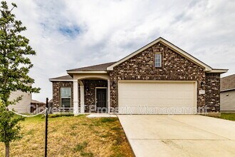 720 Red Barn Bnd in New Braunfels, TX - Building Photo - Building Photo
