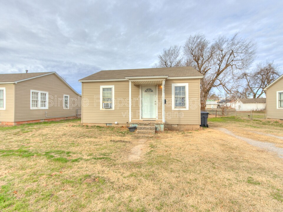 4005 N Rockwell Ave in Bethany, OK - Building Photo