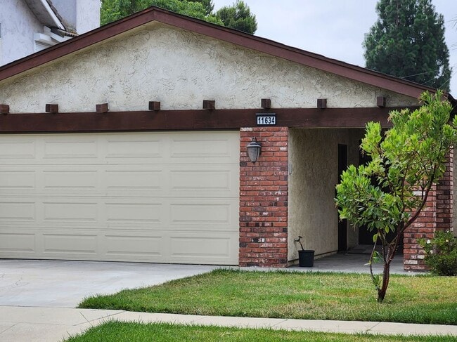 property at 11634 185th St