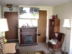 10301 Lake Ave, Unit 805 in Cleveland, OH - Building Photo - Building Photo