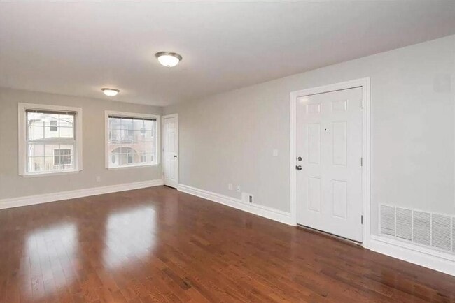 28 Van Cleef St in Jersey City, NJ - Building Photo - Building Photo