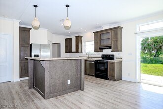 4660-0 43rd Ave NE in Naples, FL - Building Photo - Building Photo