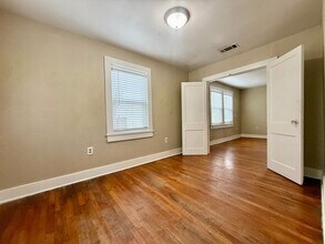 835 Iris St in Baton Rouge, LA - Building Photo - Building Photo