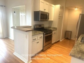 156 S Oak Knoll Ave in Pasadena, CA - Building Photo - Building Photo