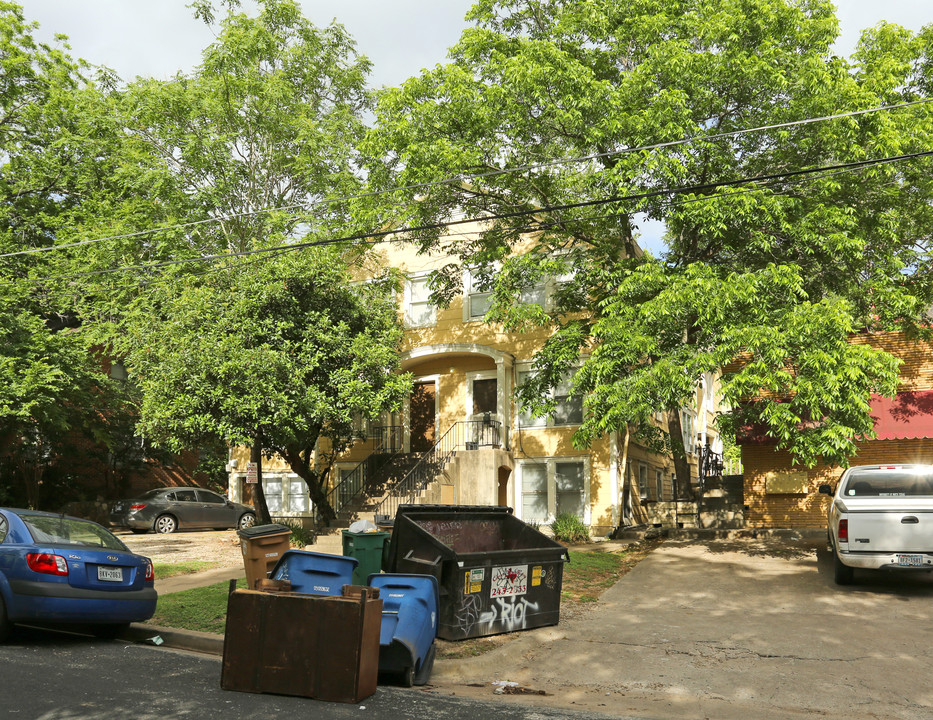 Whitis Avenue Apartments in Austin, TX - Building Photo